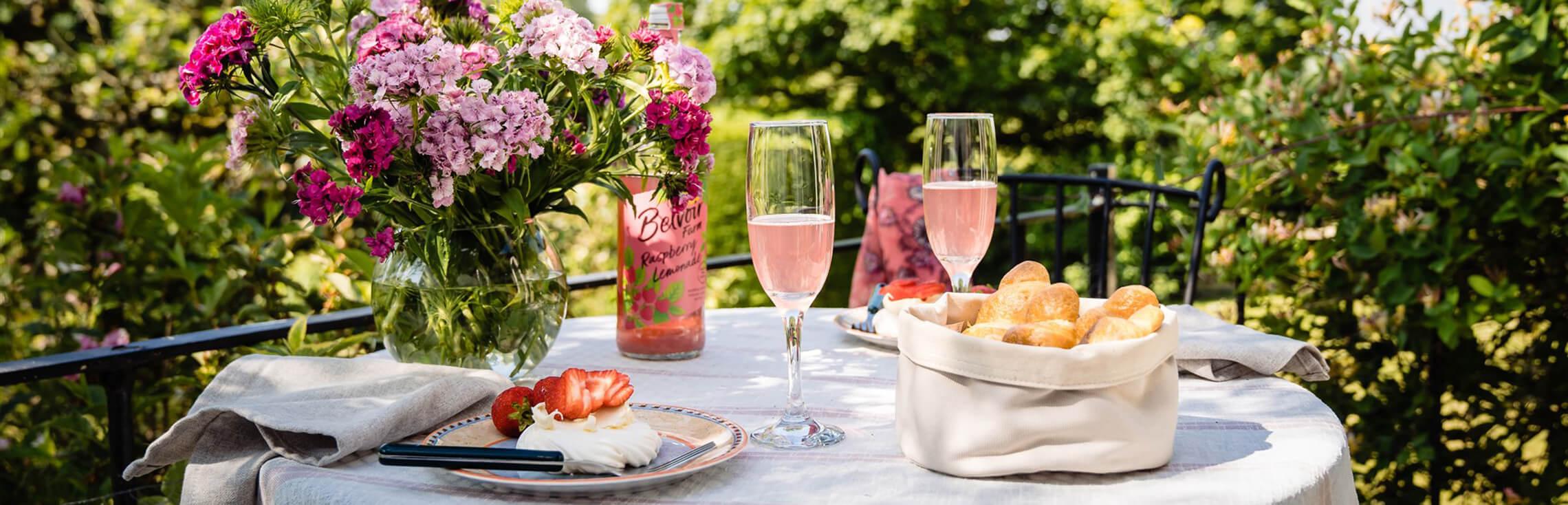 Website for Devon rural retreat West Ford